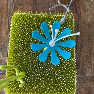 Bottle drying station